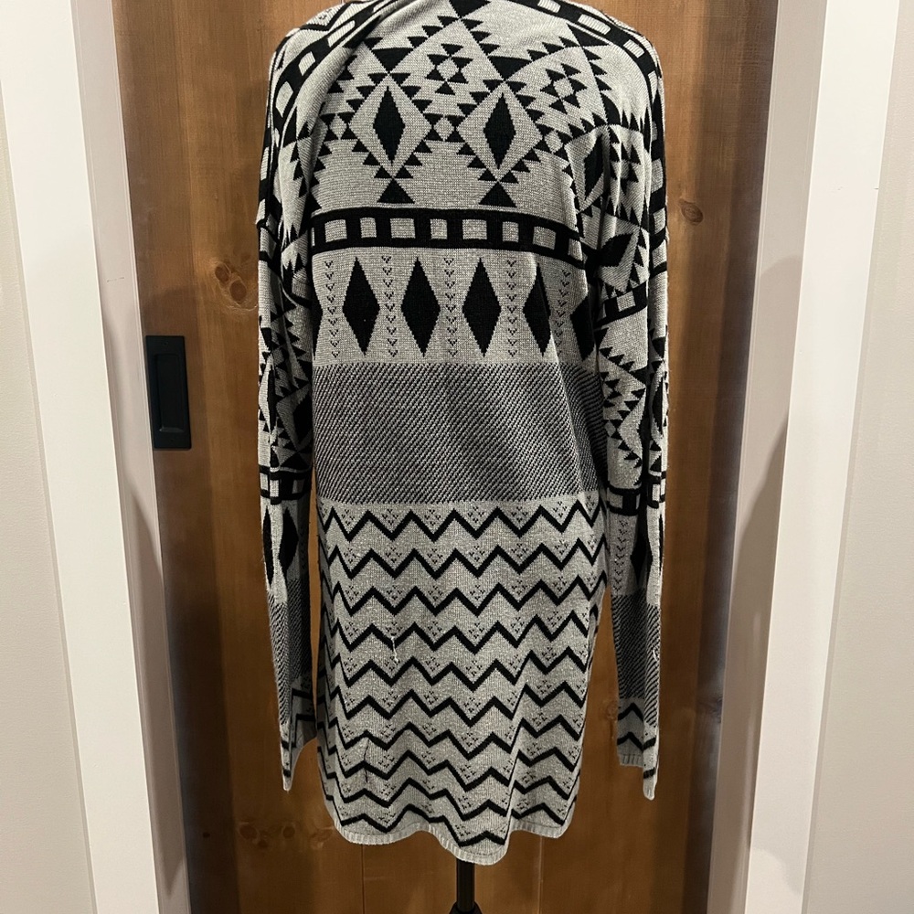 Geometric Patterned Open Front Cardigan - Picture 2 of 2